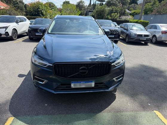 VOLVO XC60 2.0 T8 HYBRID MOMENTUM AWD GEARTRONIC